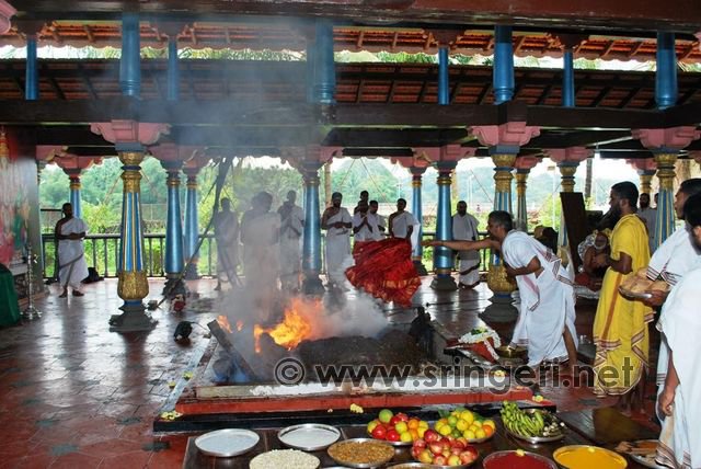 Poornahuti of Sahasra Nari kela Homa on Pattabhisheka day